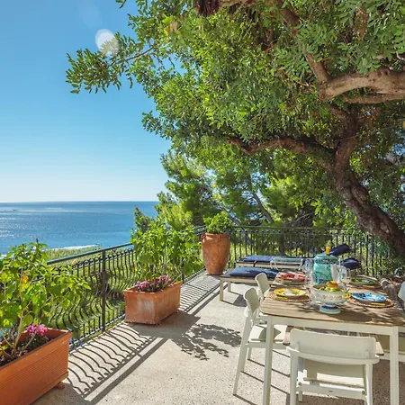 Posea Collection La Villa