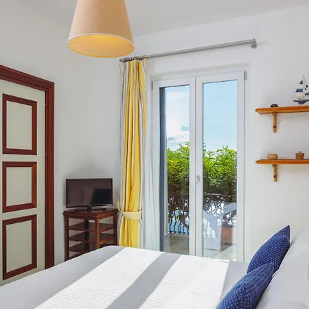 Vila Posea Collection - La *