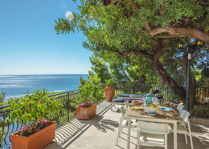 Posea Collection La Villa